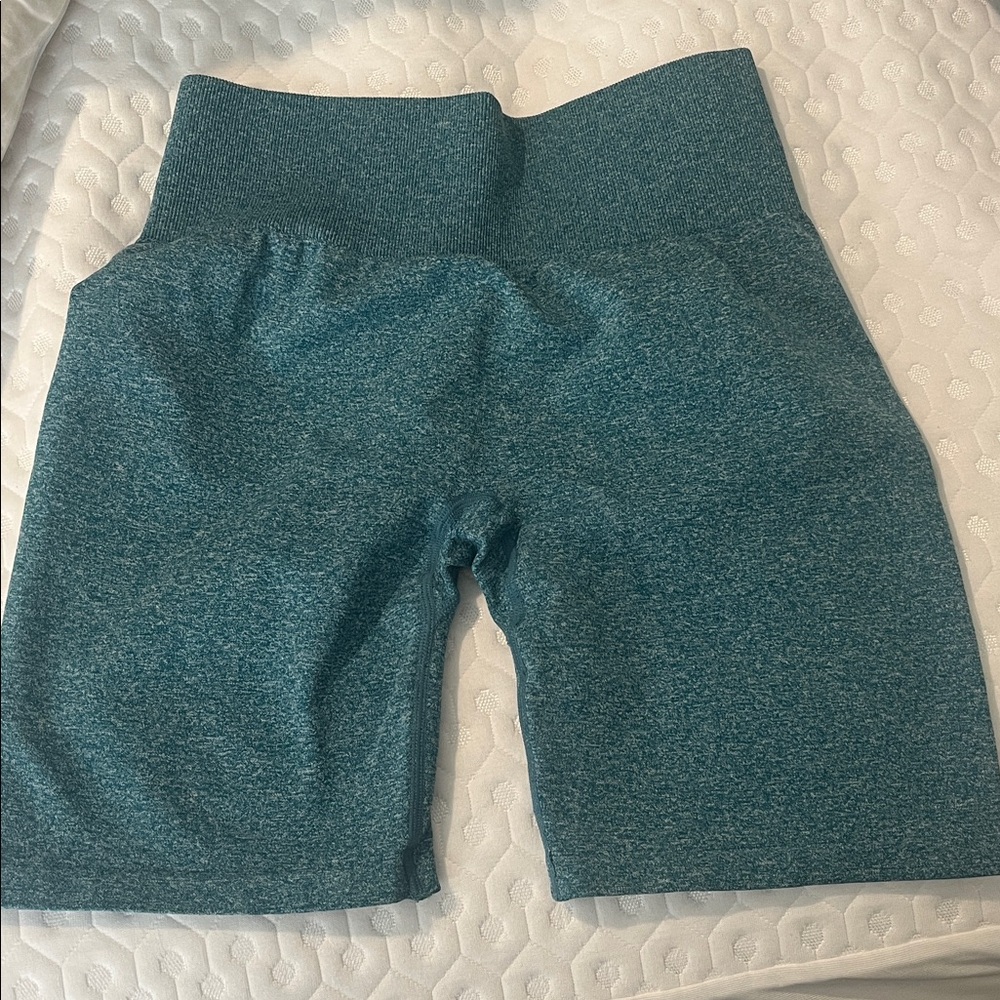Nvgtn scrunch shorts